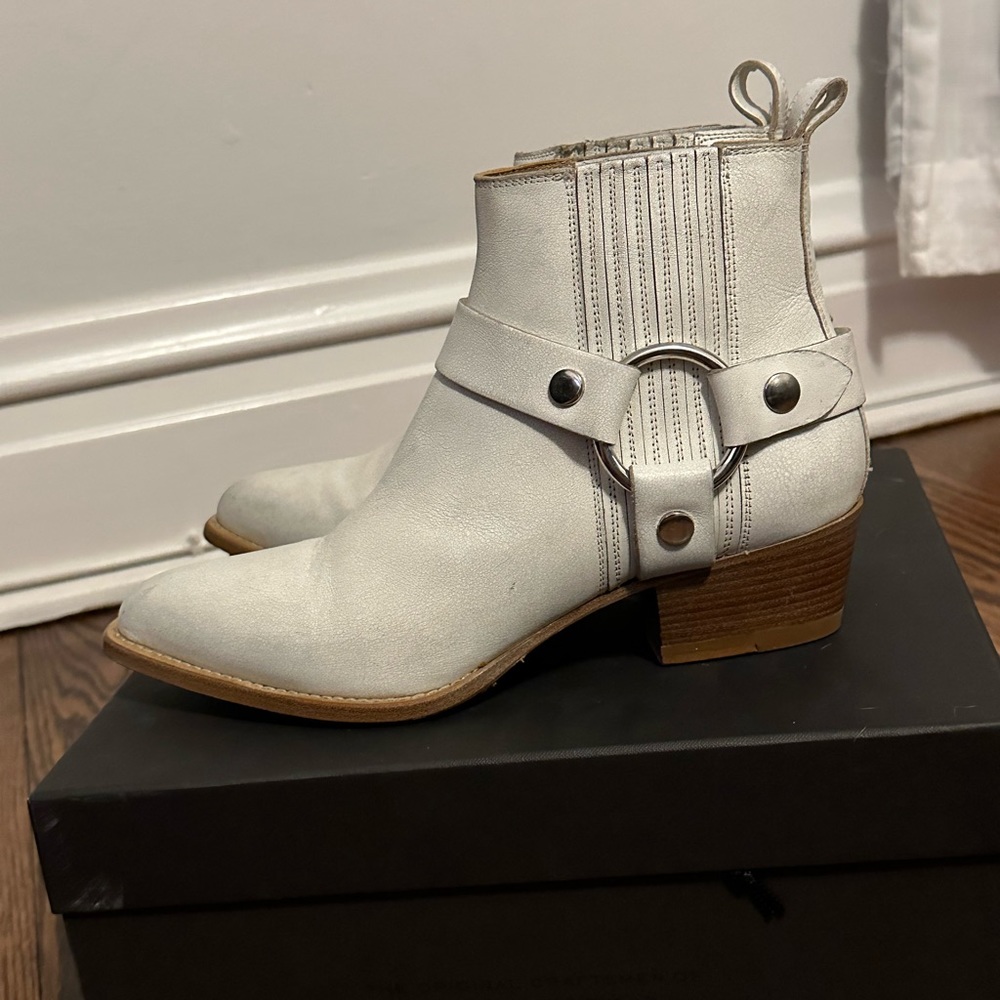 New Frye RARE Modern Harness Chelsea Harness Boots